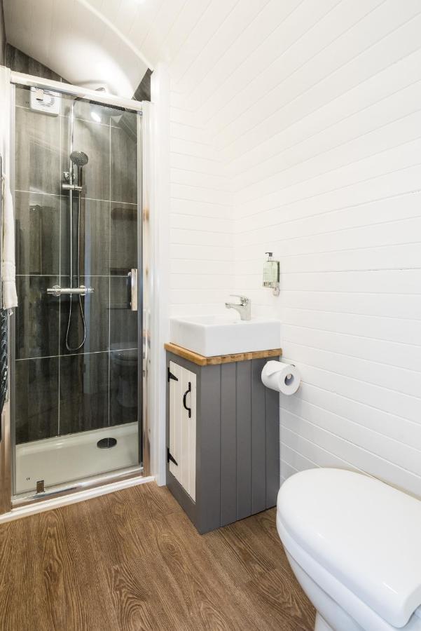 Weedingshall Lodges ฟัลเคิร์ก ภายนอก รูปภาพ